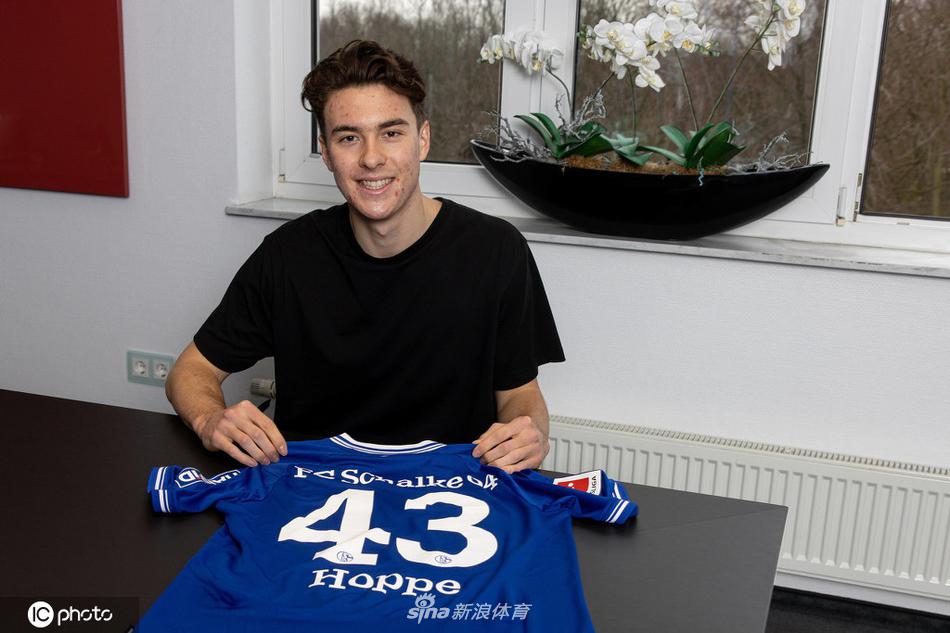 نهاية فترة الانتقالات الصيفية 2023 في السعوديةتحليل شامل لأبرز الصفقات والتأثيرات