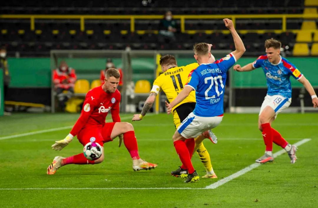 يلا شاتأفضل منصة للدردشة والتواصل الاجتماعي في العالم العربي